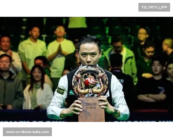 肖国栋泪洒发布会遗憾卫冕失利 决赛后凝视冠军奖杯心情复杂